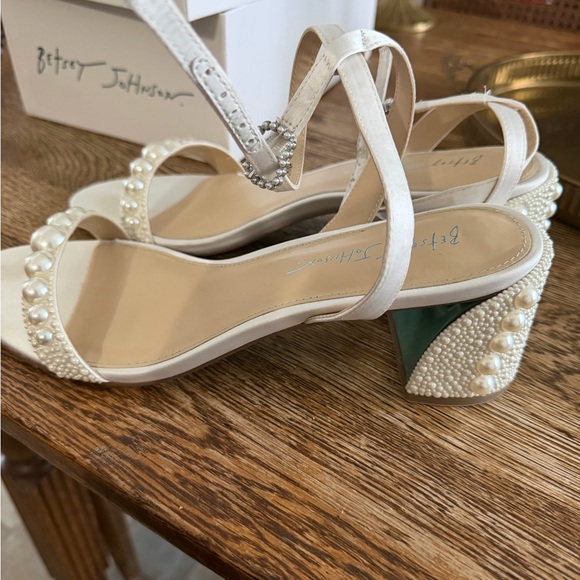 Betsey Johnson Pearl Embellished White Sandals - Picture 9 of 10